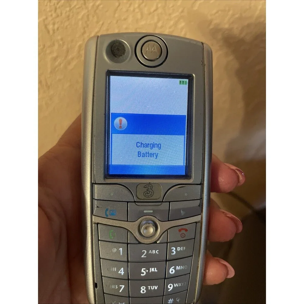 vintage Unlocked Motorola candy bar phone silver c975 Y2K